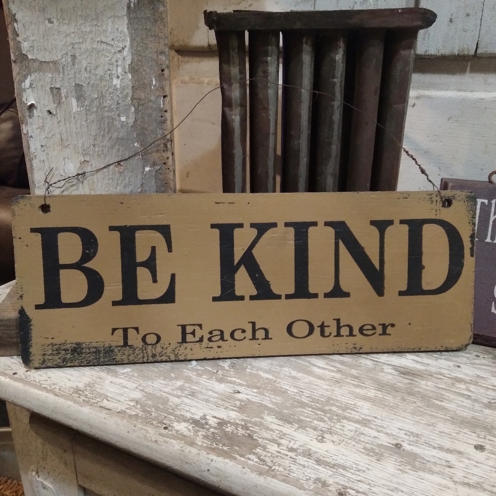 Rustic 'Be Kind' Wall Sign